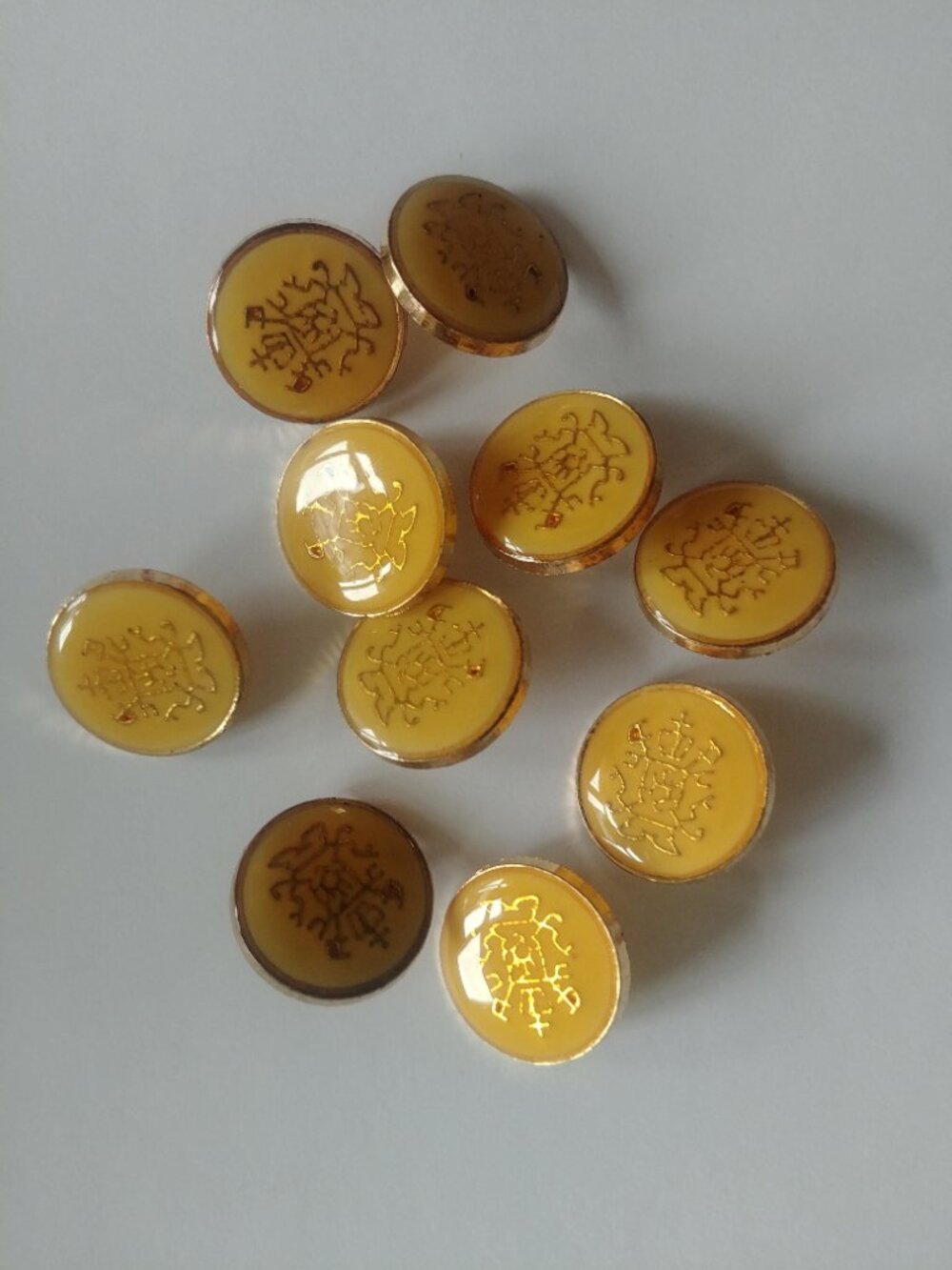 4/$20 Matching set of 10 ten buttons deep yellow with gold tone trim